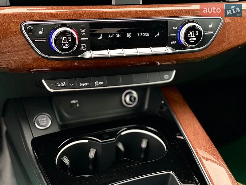 Седан Audi A4 2020 в Киеве