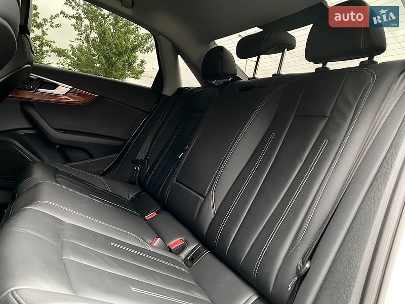 Седан Audi A4 2020 в Киеве