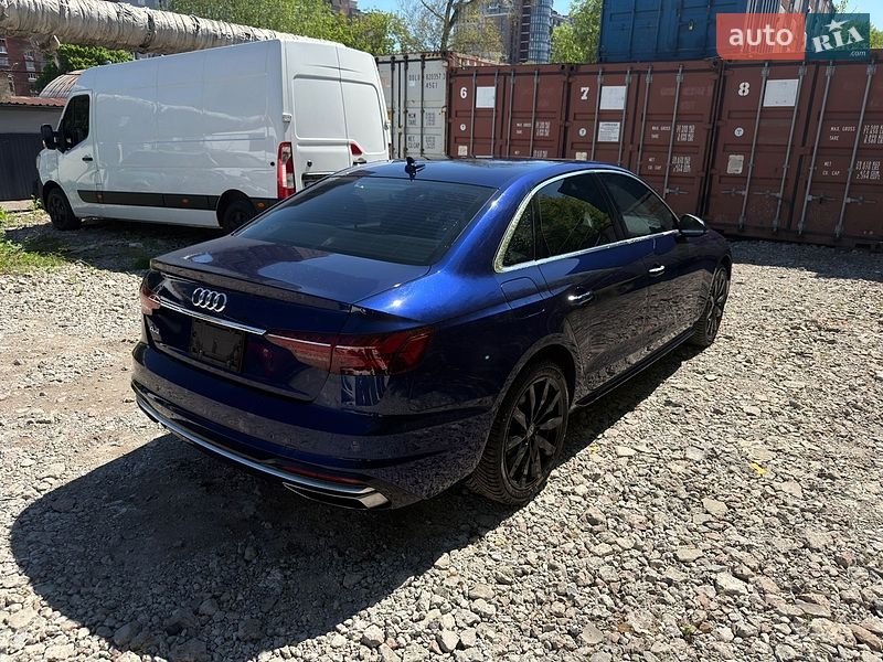 Седан Audi A4 2020 в Киеве