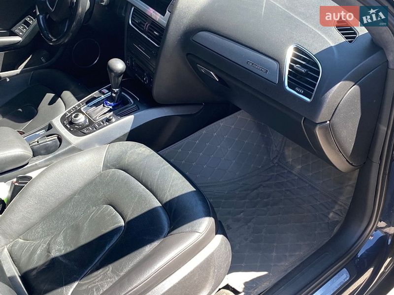 Седан Audi A4 2009 в Литине