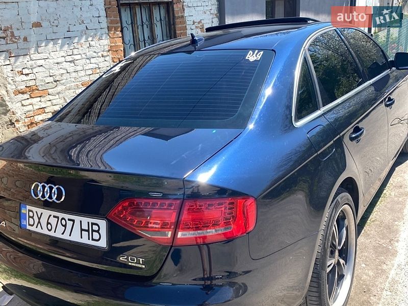 Седан Audi A4 2009 в Литине