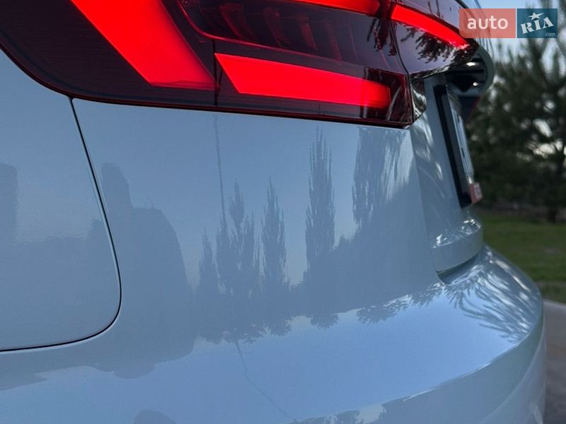 Седан Audi A4 2018 в Ровно