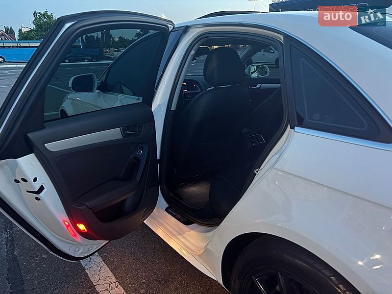 Седан Audi A4 2013 в Киеве