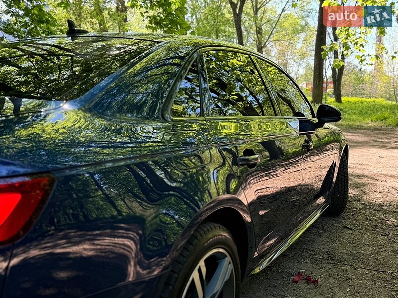 Седан Audi A4 2017 в Хмельницком
