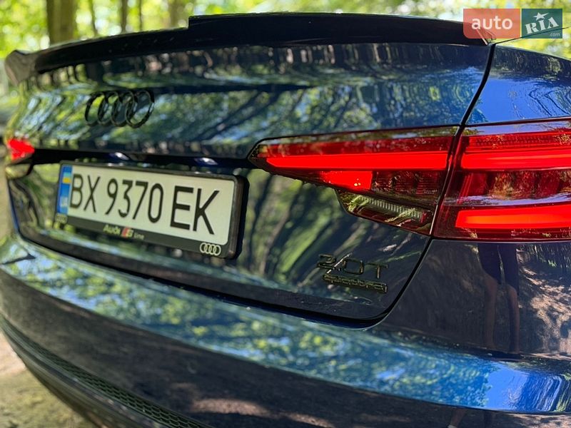 Седан Audi A4 2017 в Хмельницком