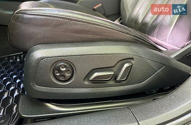 Седан Audi A4 2017 в Хмельницком
