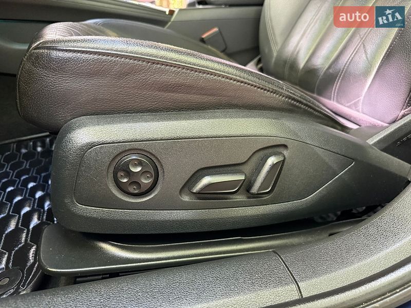 Седан Audi A4 2017 в Хмельницком