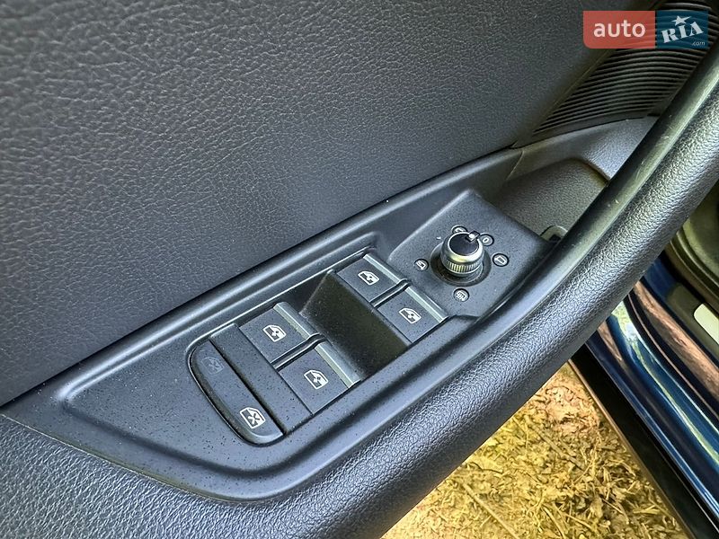 Седан Audi A4 2017 в Хмельницком