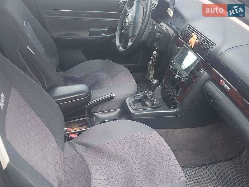 Универсал Audi A4 1995 в Черновцах