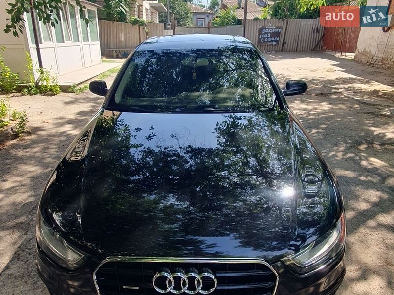 Седан Audi A4 2015 в Николаеве