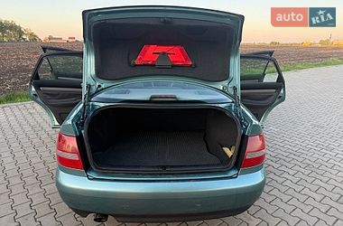 Седан Audi A4 1999 в Липовце