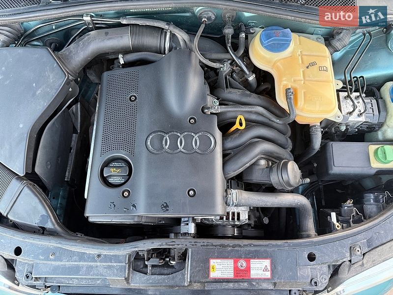 Седан Audi A4 1999 в Липовце