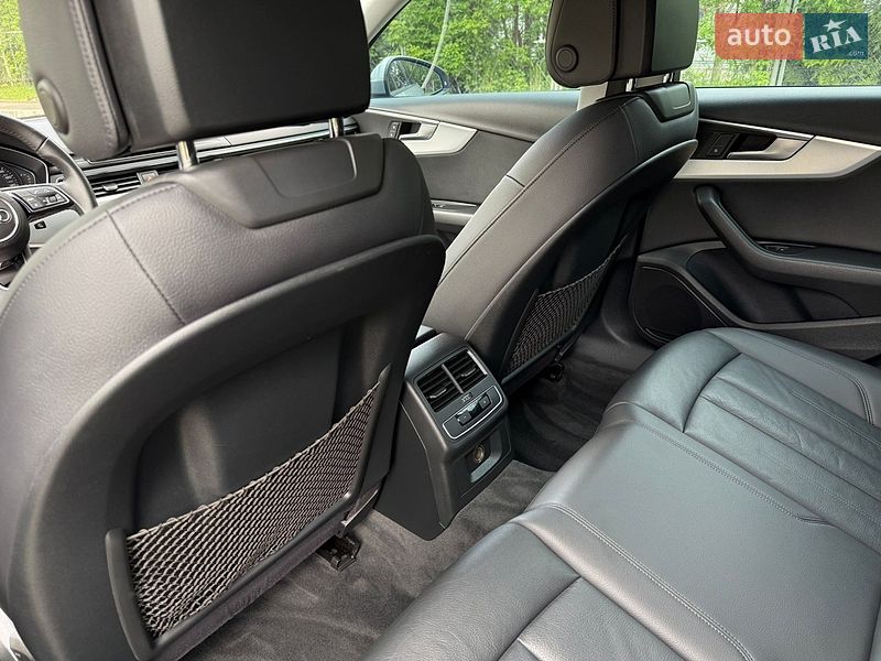 Седан Audi A4 2016 в Самборе