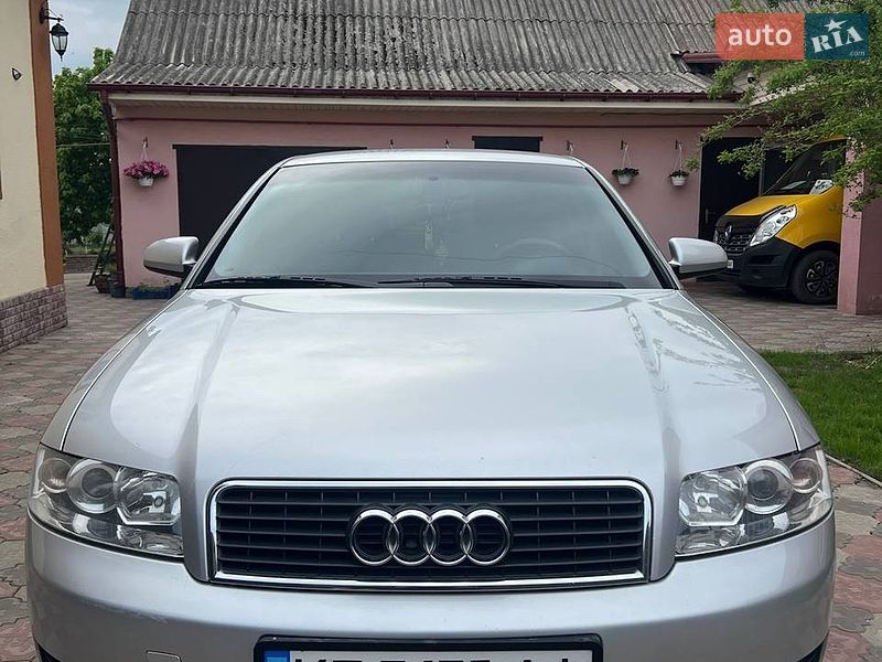 Седан Audi A4 2001 в Днепре
