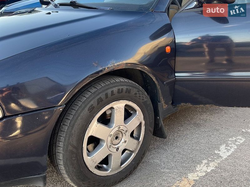 Седан Audi A4 1996 в Гостомеле