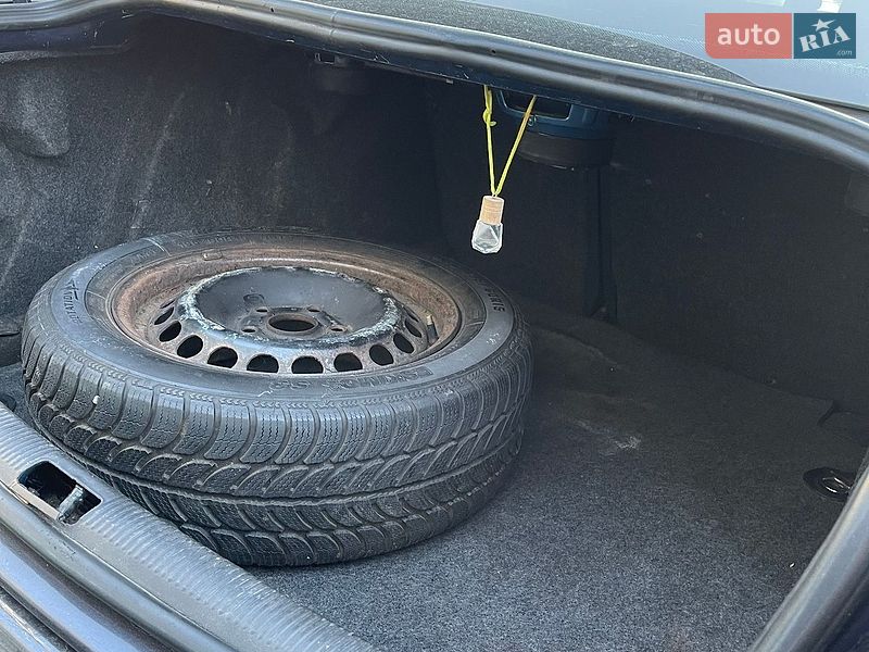 Седан Audi A4 1996 в Гостомеле