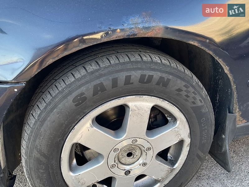 Седан Audi A4 1996 в Гостомеле