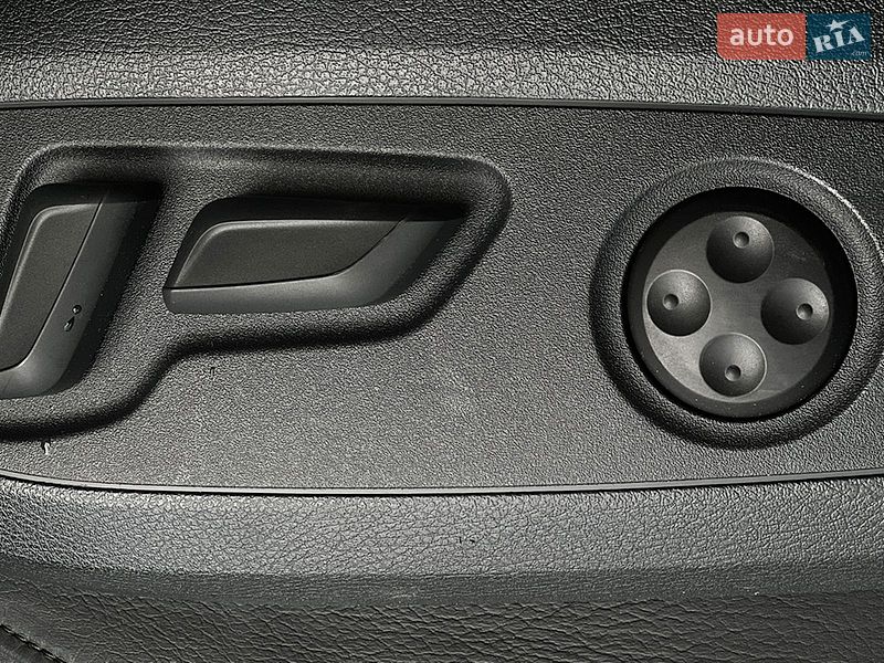 Седан Audi A4 2019 в Львове