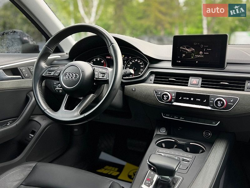 Седан Audi A4 2019 в Львове