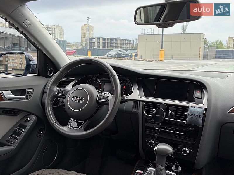 Седан Audi A4 2014 в Киеве