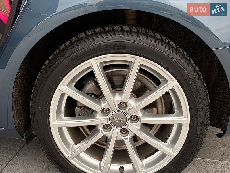 Седан Audi A4 2014 в Киеве