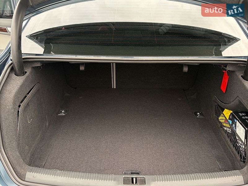Седан Audi A4 2014 в Киеве