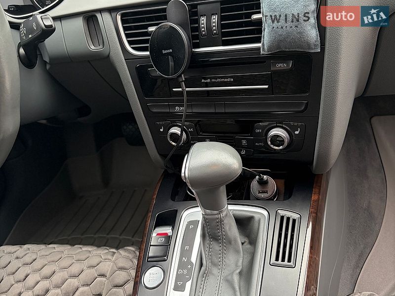 Седан Audi A4 2014 в Киеве