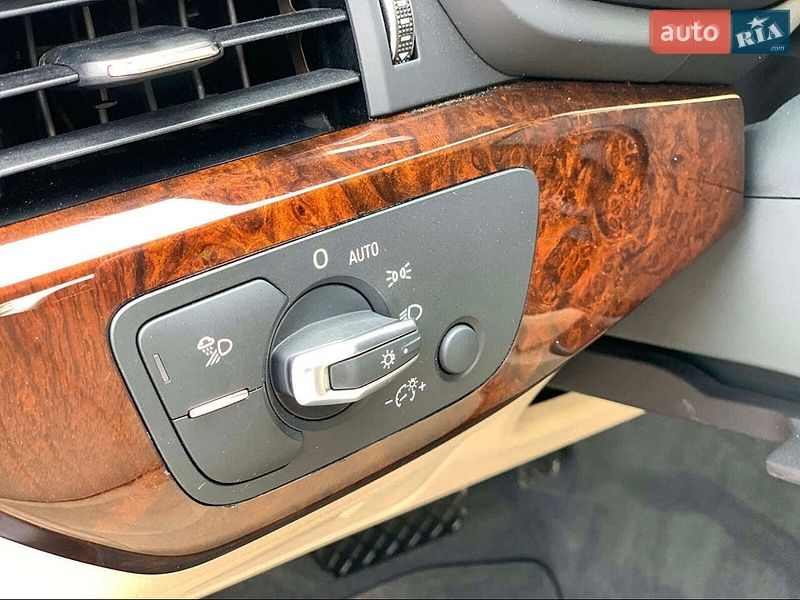 Седан Audi A4 2019 в Житомире
