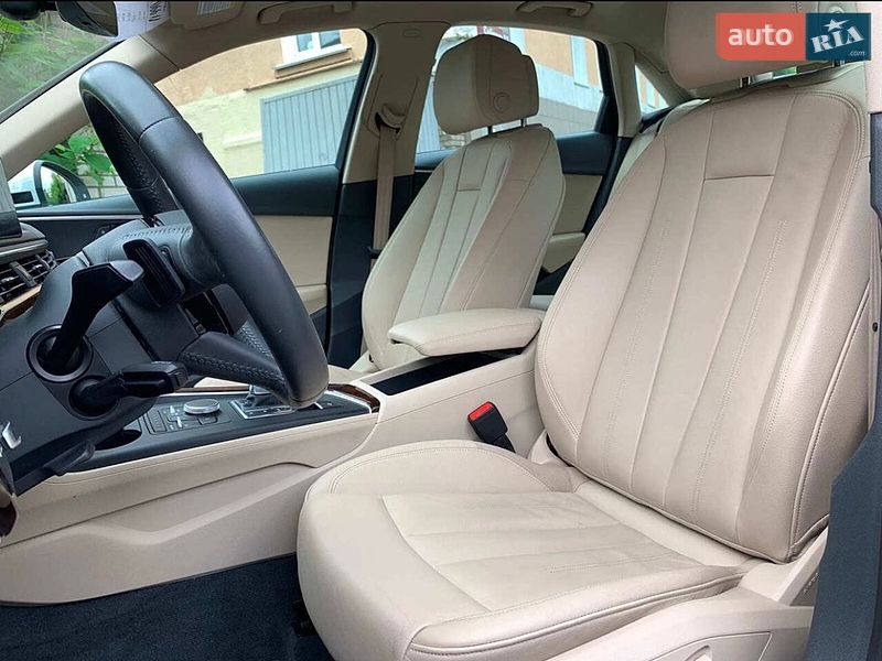 Седан Audi A4 2019 в Житомире