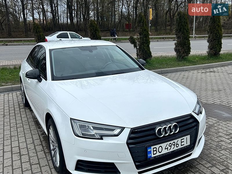 Седан Audi A4 2017 в Львове