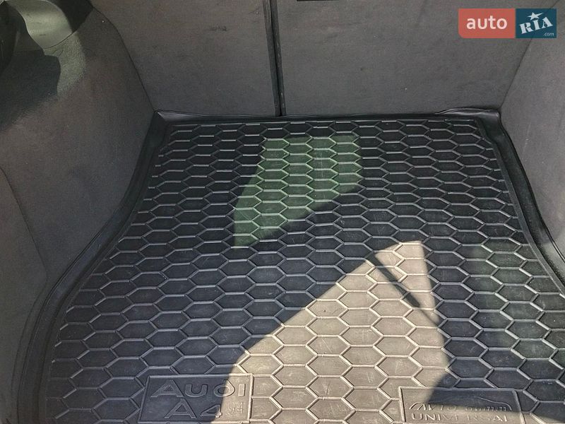 Універсал Audi A4 1999 в Яворові