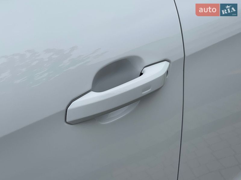 Седан Audi A4 2022 в Києві