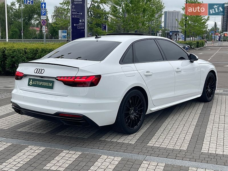 Седан Audi A4 2022 в Києві