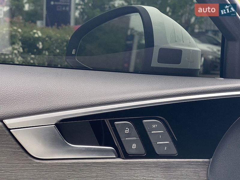 Седан Audi A4 2022 в Києві