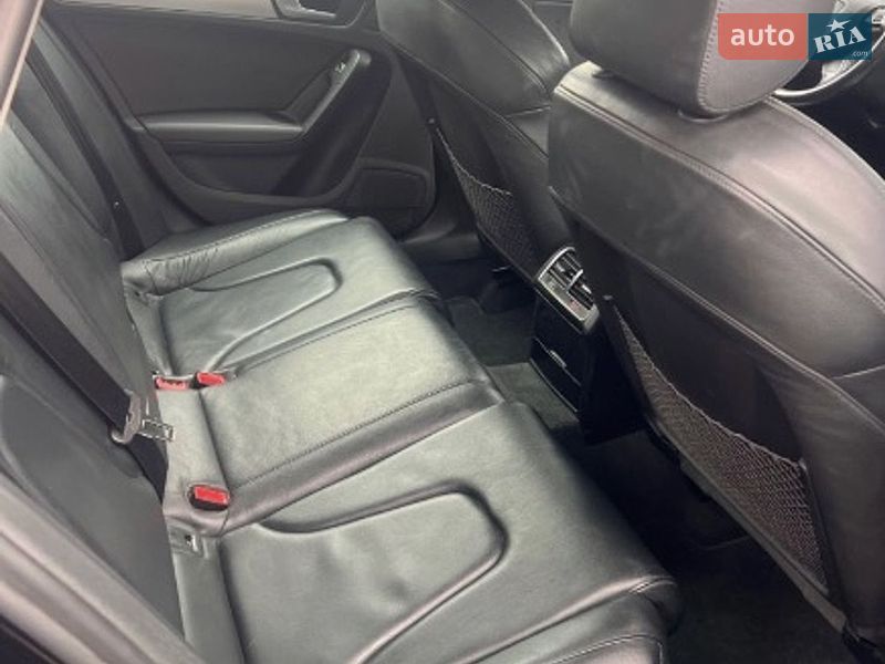 Седан Audi A4 2016 в Львове