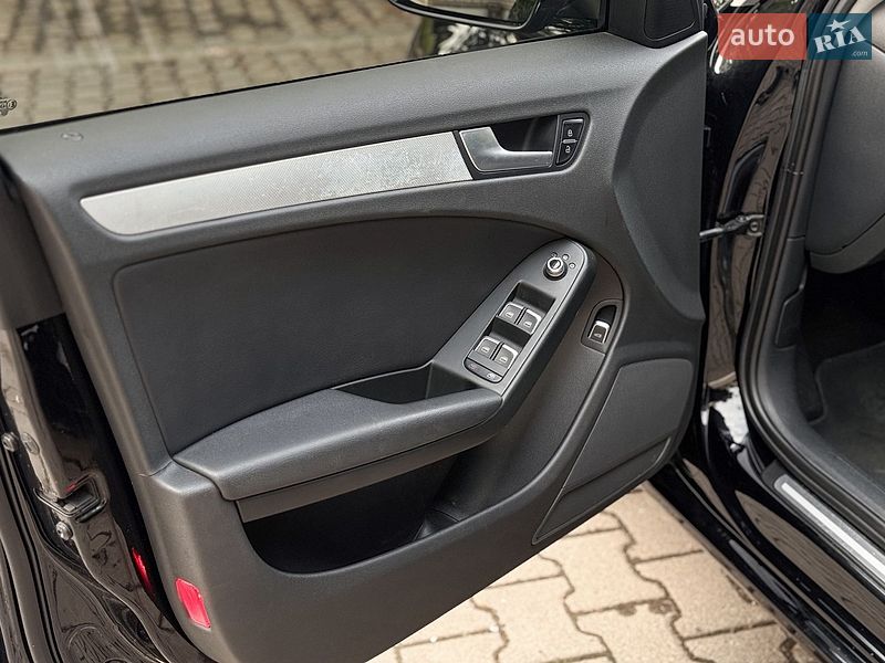 Седан Audi A4 2013 в Черновцах