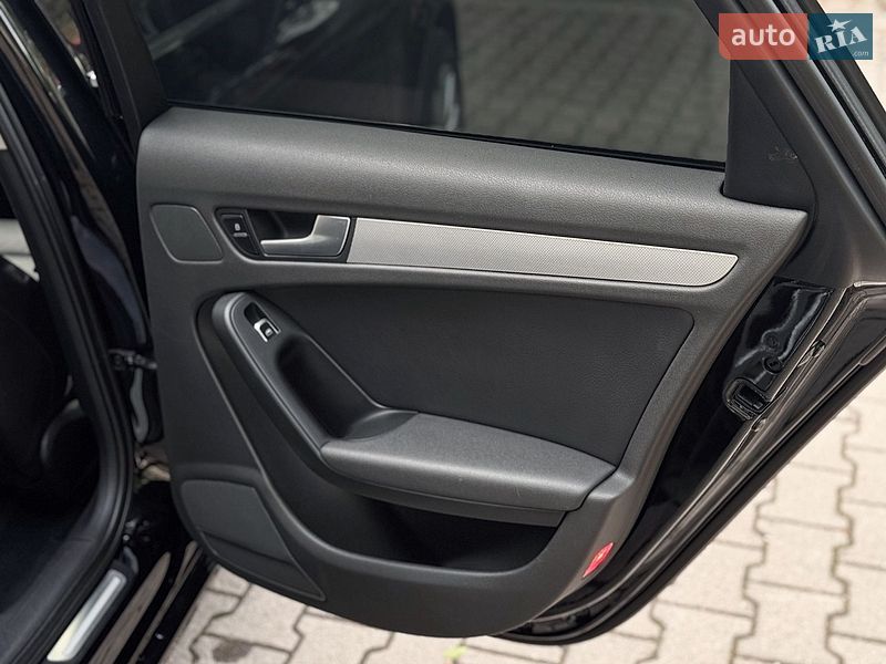 Седан Audi A4 2013 в Черновцах