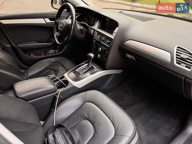 Седан Audi A4 2013 в Черновцах
