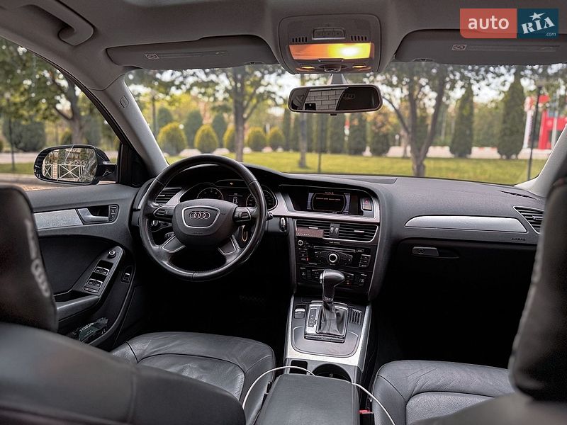 Седан Audi A4 2013 в Черновцах