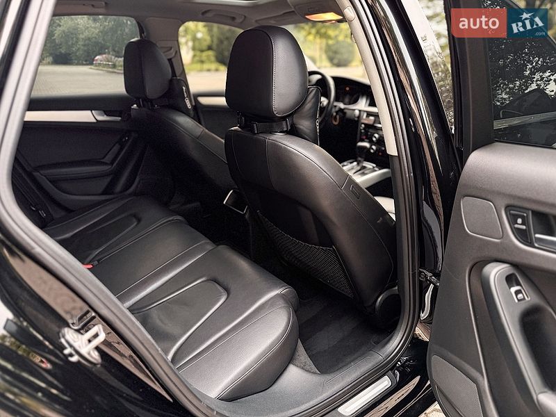 Седан Audi A4 2013 в Черновцах
