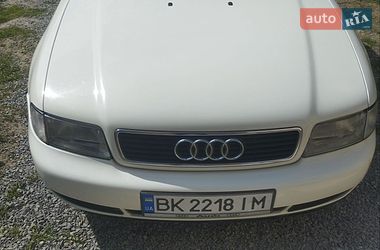 Седан Audi A4 1996 в Ровно