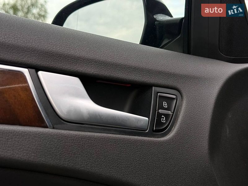 Седан Audi A4 2014 в Рівному