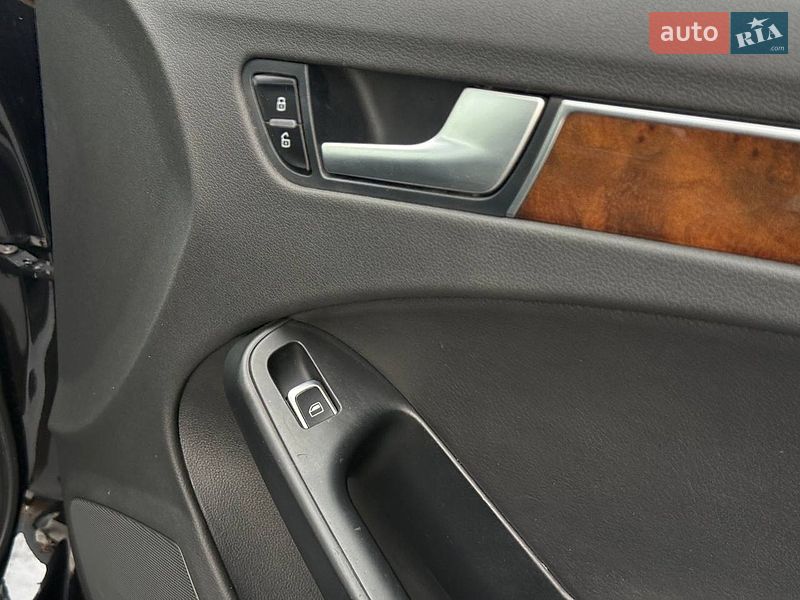 Седан Audi A4 2014 в Рівному