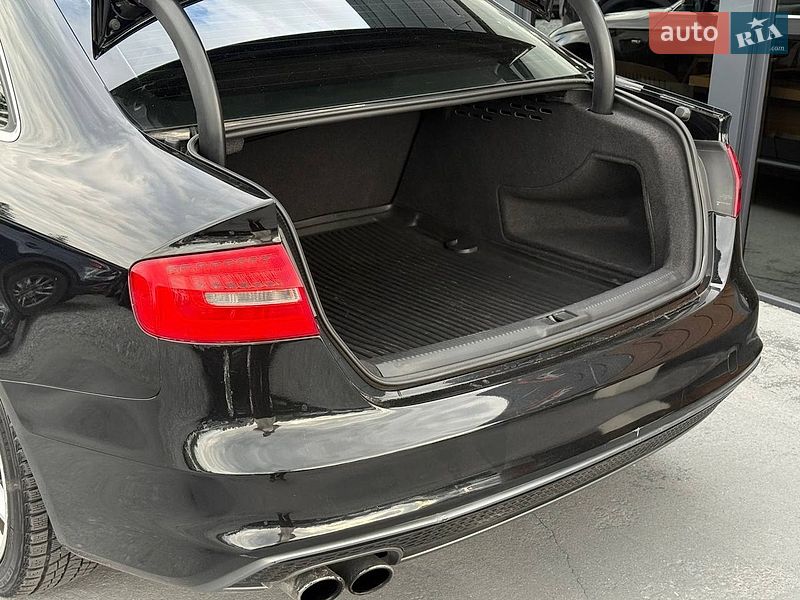 Седан Audi A4 2014 в Рівному