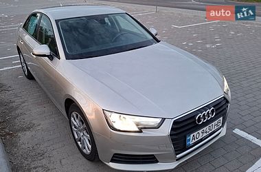 Седан Audi A4 2016 в Ужгороде
