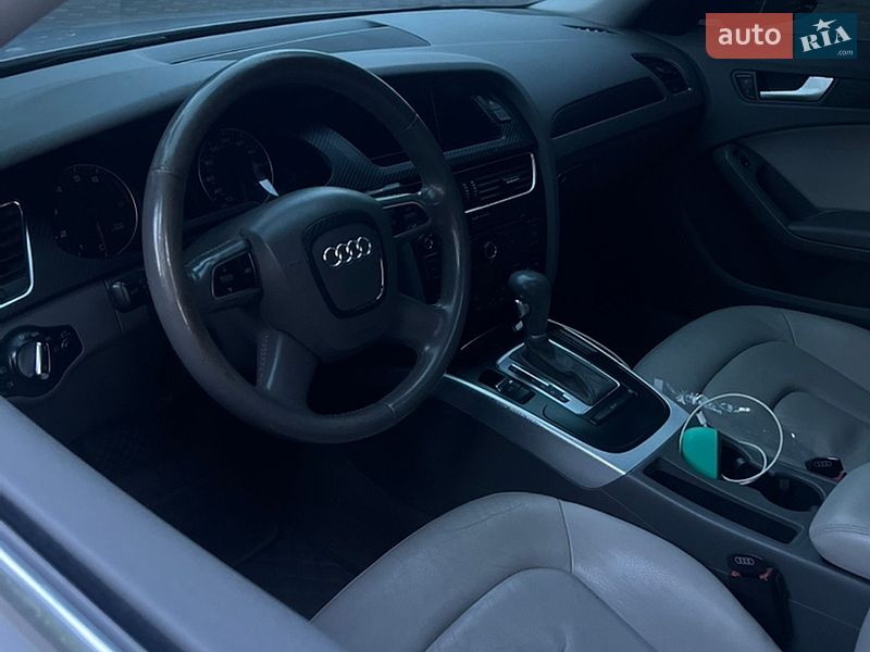 Седан Audi A4 2012 в Києві