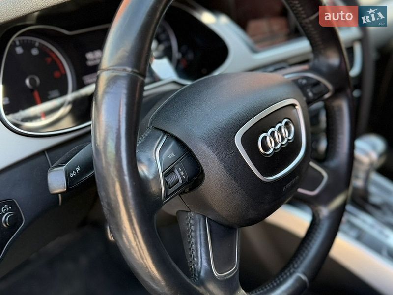 Седан Audi A4 2012 в Киеве