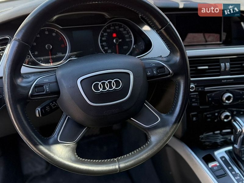Седан Audi A4 2012 в Киеве