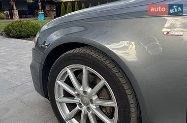 Седан Audi A4 2014 в Львове