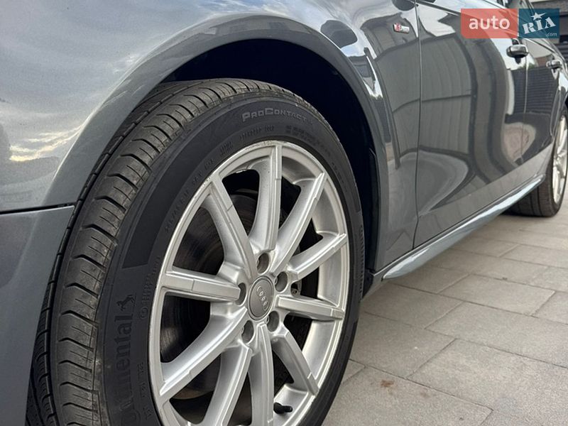 Седан Audi A4 2014 в Львове
